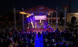 Didim’de 19 Mayıs coşkusu fener alayı ve konserle yaşandı