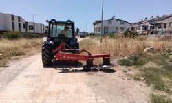 Efeler Mahallesi’nde ot biçme çalışmaları devam ediyor