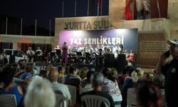 Didim Belediyesi'nin yaz şenliklerinde Türk Sanat Müziği rüzgarı