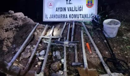 Didim’de sit alanında kaçak kazı yapan 4 kişi suçüstü yakalandı