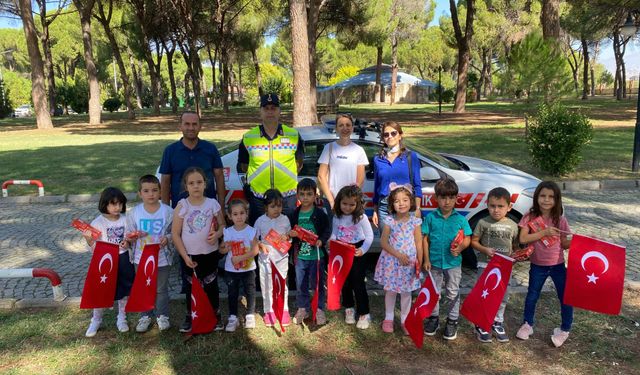 Jandarma 6 ilçede trafik kuralları hakkında bilgi verdi