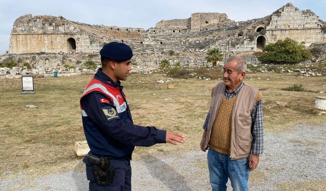 Didim'de antik kent ziyaretçileri bilgilendirildi