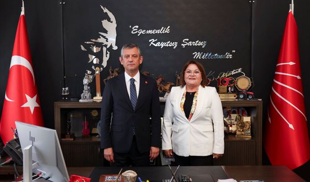 Başkan Gençay'dan CHP Genel Başkanı Özgür Özel'e ziyaret