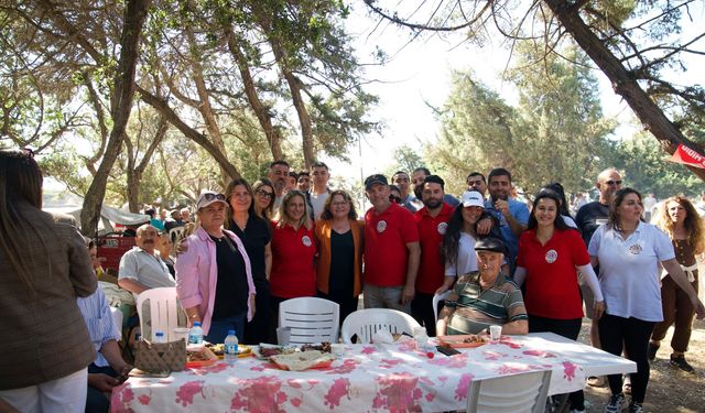 Başkan Gençay Cem Evi'nin düzenlediği piknikte vatandaşlarla buluştu