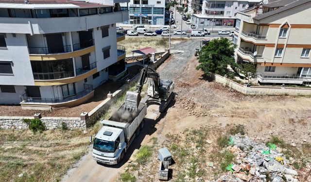 Cumhuriyet Mahallesi’nde yol çalışmaları başladı