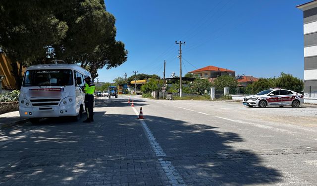 Didim'de jandarmadan yolcu kılığında denetim