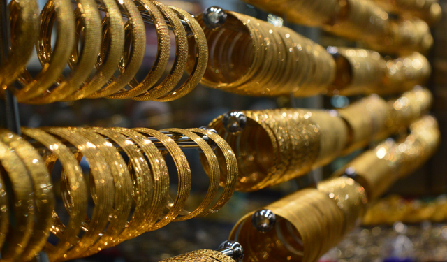 Altında ibre aşağı doğru döndü!