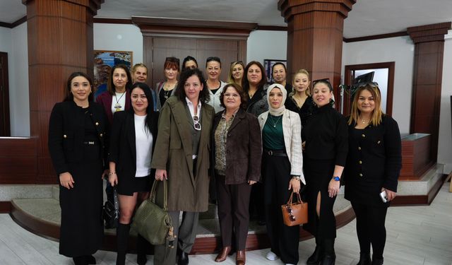Kadın girişimcilerden Başkan Gençay’a ziyaret