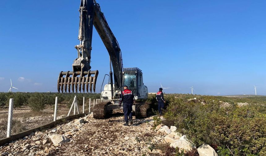 Didim'de hazine arazisinde izinsiz yer açarken yakalandı