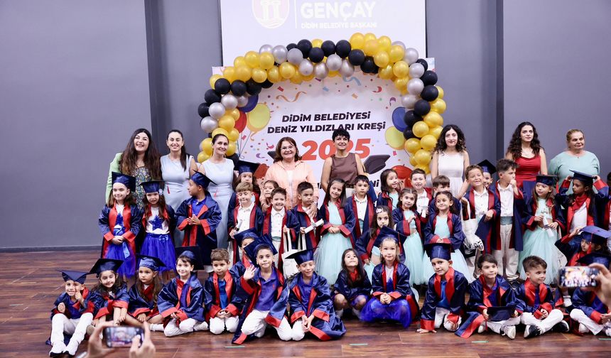 Başkan Gençay, minik mezunların heyecanına ortak oldu