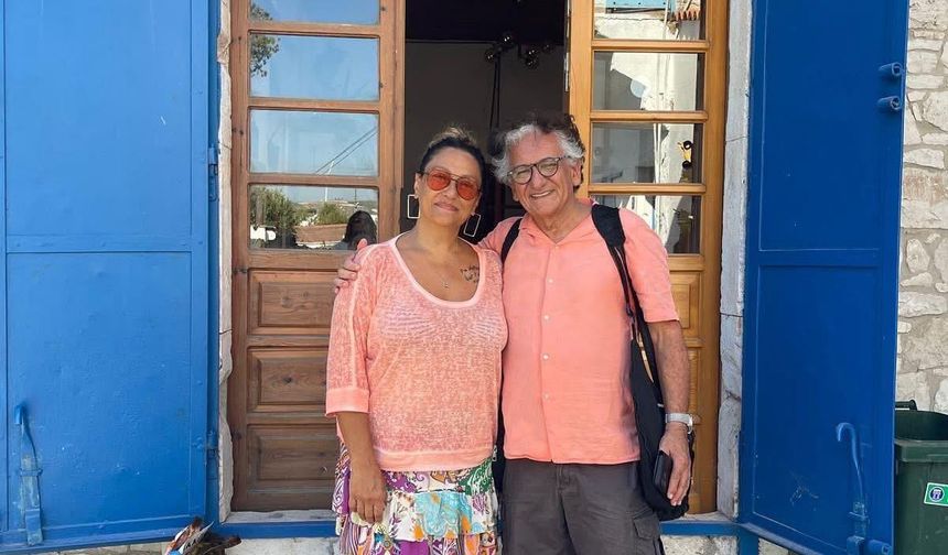 Bedri Baykam'da Akköy Kütüphanesi'ni ziyaret etti