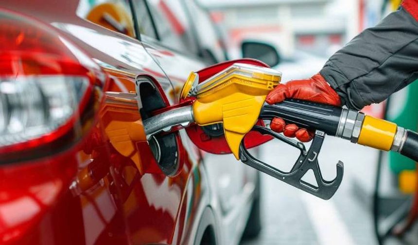 Benzine bu gece 1 TL zam geliyor!