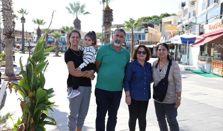 Başkan Gençay Altınkum'da halkla buluştu